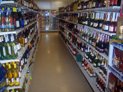 Liquor Store «B & L Liquor Store», reviews and photos, 1369 Main St, Houlton, WI 54082, USA