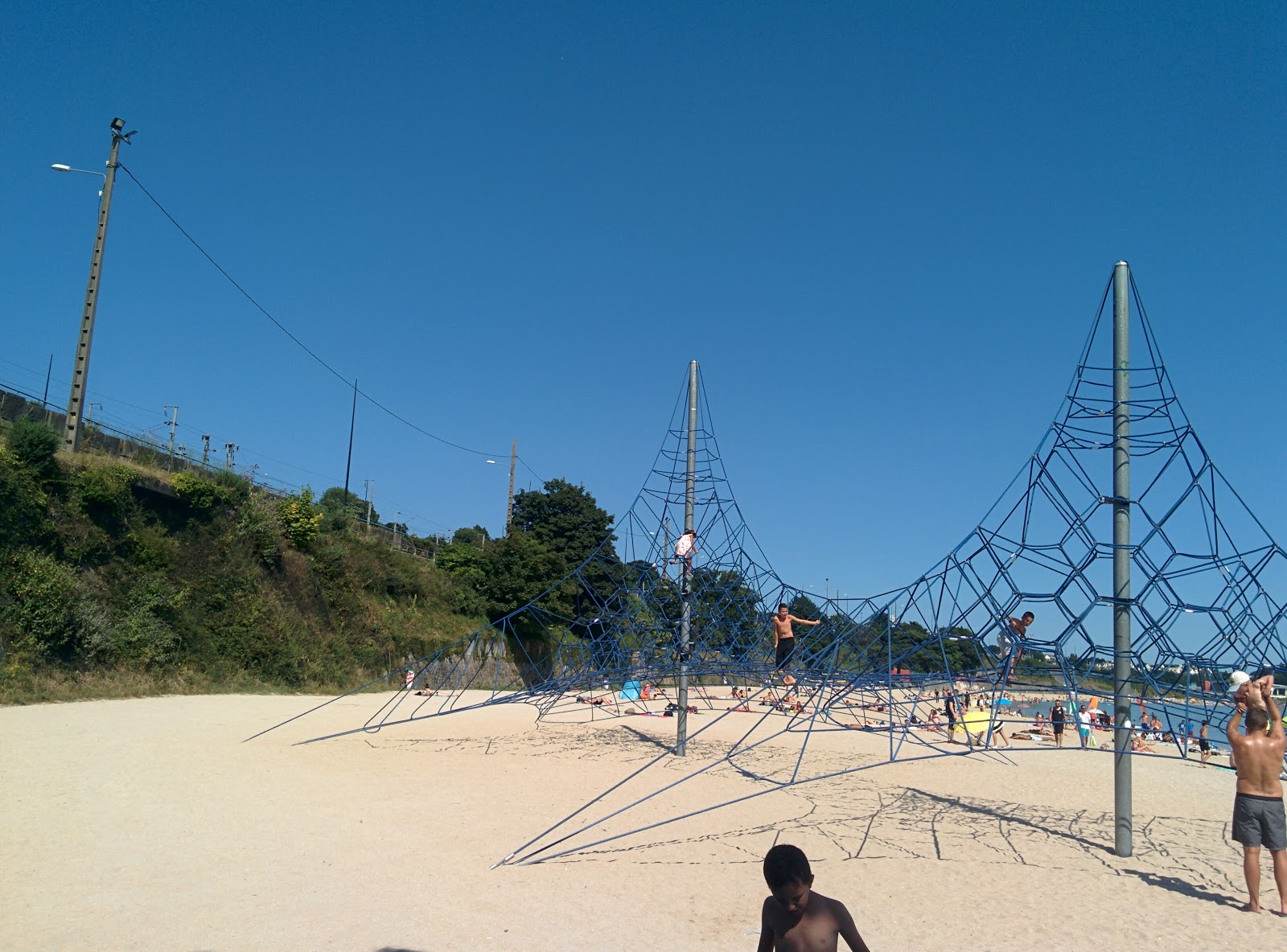 Foto de Plage du Moulin Blanc - lugar popular entre os apreciadores de relaxamento