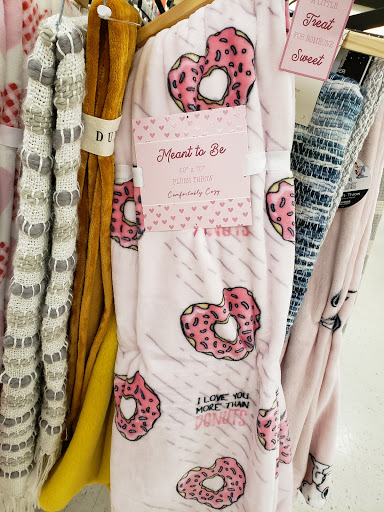 Department Store «T.J. Maxx», reviews and photos, 4794 Ridge Rd, Brooklyn, OH 44144, USA