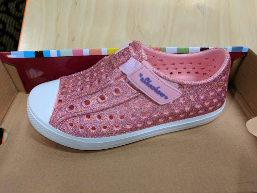 Shoe Store «DSW Designer Shoe Warehouse», reviews and photos, 4120 E 4th St, Ontario, CA 91764, USA