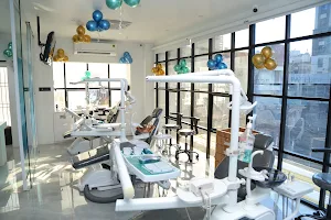 𝗝𝘂𝘀𝘁 𝗦𝗺𝗶𝗹𝗲 𝗙𝗮𝗺𝗶𝗹𝘆 𝗗𝗲𝗻𝘁𝗮𝗹 𝗖𝗹𝗶𝗻𝗶𝗰 - Smile Designing/Teeth whitening/Orthodontic Treatments image
