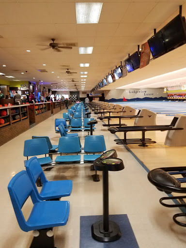 Sports Bar «Ledgeview Lanes Inc», reviews and photos, 170 Prairie Rd, Fond du Lac, WI 54935, USA