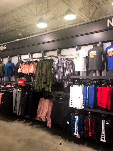Sporting Goods Store «Nike Factory Store», reviews and photos, 5195 Factory Shops Blvd, Ellenton, FL 34222, USA