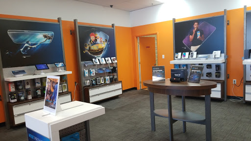 Cell Phone Store «AT&T Authorized Retailer», reviews and photos, 10645 Big Bend Rd #214, Riverview, FL 33569, USA