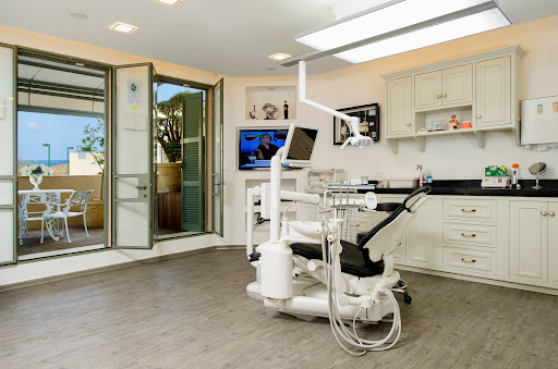 השתלות שיניים מתקדמות בתל אביב גרה קליניק (Gara Clinic)🦷