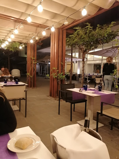 Restaurant Nuus - Passeig Marítim, 324, 08302 Mataró, Barcelona, Spain