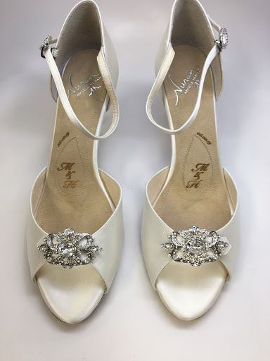 Shoe Store «Signature Shoes», reviews and photos, 271 Westwood Ave, Westwood, NJ 07675, USA