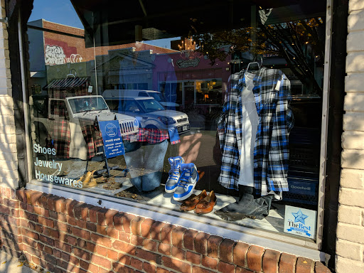 Thrift Store «Goodwill Second Debut Carytown», reviews and photos, 3114 W Cary St, Richmond, VA 23221, USA