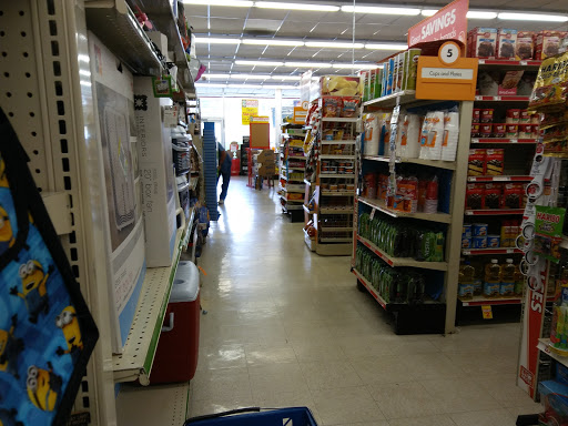 Dollar Store «FAMILY DOLLAR», reviews and photos, 2101 W State St, Bristol, VA 24201, USA