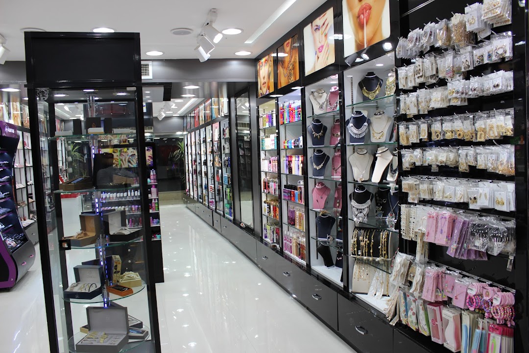 HR for perfumes and cosmatics