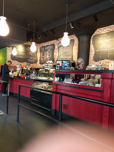 Ice Cream Shop «J.P. Licks», reviews and photos, 150 Charles St, Boston, MA 02114, USA