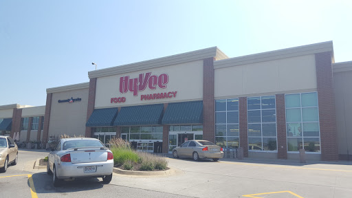 Hy-Vee Grocery Store