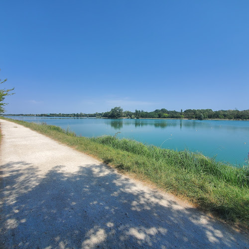 Le lac des daguey à Les Billaux