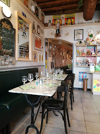 Atmosphère du Restaurant français Bistrot des Arènes à Nîmes - n°7