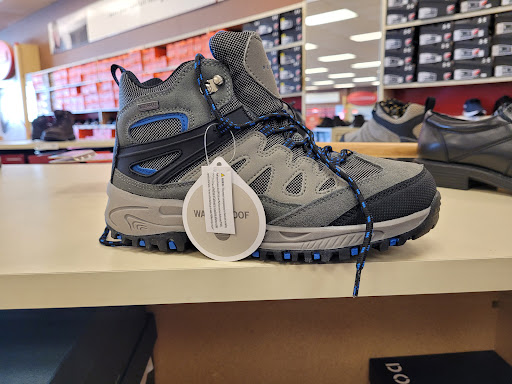 Shoe Store «Famous Footwear», reviews and photos, 14 Waterfront Pl, Port Chester, NY 10573, USA