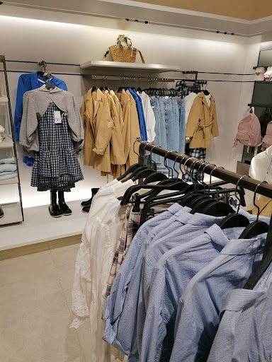 Stores to buy men's white shirts Warsaw
