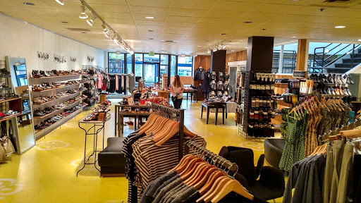 Market Street Shoes, 2232 NW Market St #101, Seattle, WA 98107, USA, 