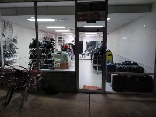 Shopping Mall «New London Plaza Shopping Center», reviews and photos, 2296 Henry Clower Blvd SW, Snellville, GA 30078, USA