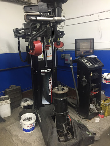 Car Inspection Station «Pinnacle Auto Repair and Tires», reviews and photos, 1119 Catharine St, Philadelphia, PA 19147, USA