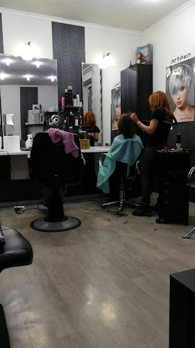 Salon Lara - <nil>