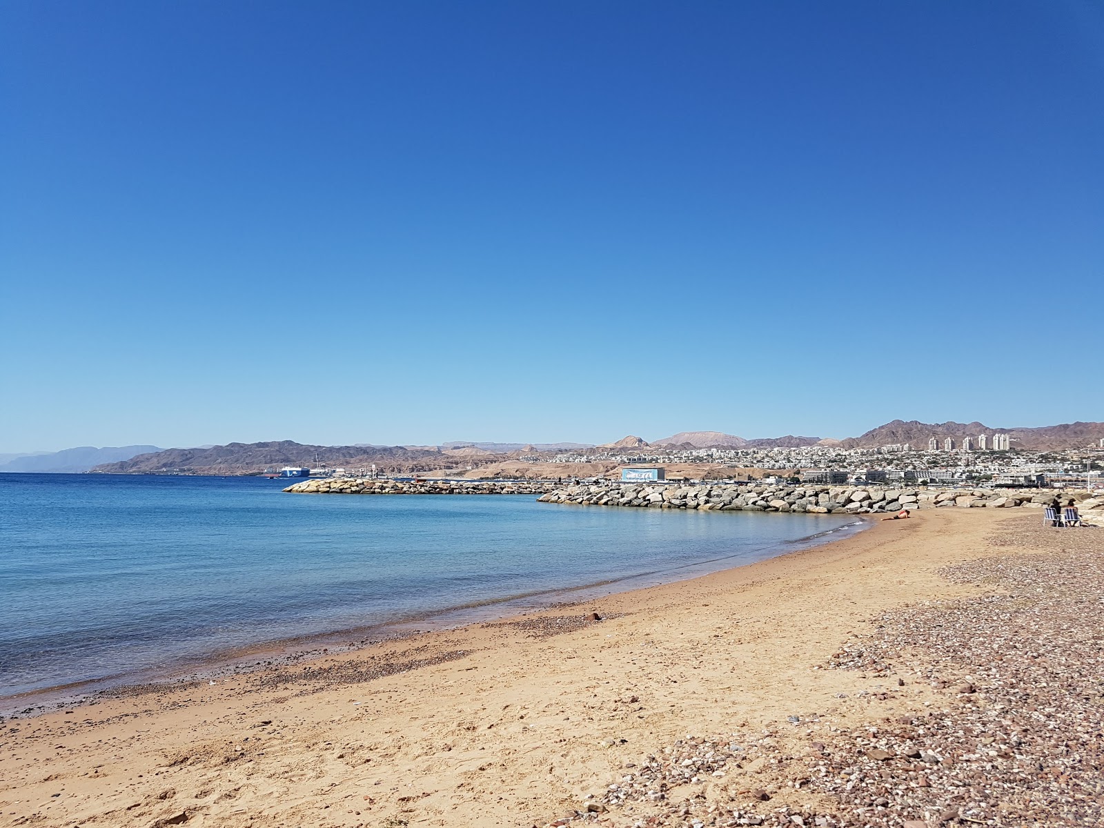Foto von HaDatiyim Beach mit beiger sand Oberfläche