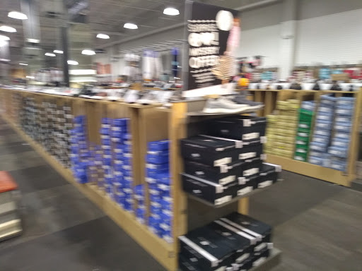 Shoe Store «DSW Designer Shoe Warehouse», reviews and photos, 1 Walden Galleria, Buffalo, NY 14225, USA
