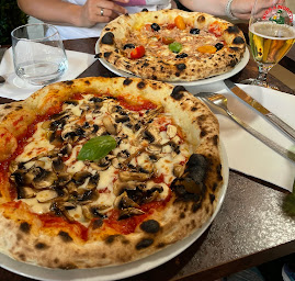 Photo n°4 de Rosa à Issy-les-Moulineaux ()