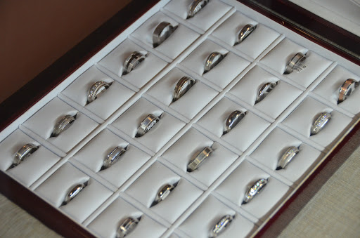 Jeweler «Jamie Hood Jewelers», reviews and photos, 2508 Avalon Ave, Muscle Shoals, AL 35661, USA