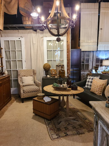 Antique Furniture Store «Hip and Humble», reviews and photos, 401 E Main St, Berryville, VA 22611, USA