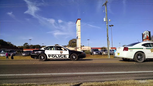 Shopping Mall «South Oaks Shopping Center», reviews and photos, 1546 S Ohio Ave, Live Oak, FL 32064, USA