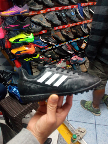 New athletic shoes - Tienda de deporte