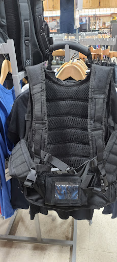 Outdoor Sports Store «Fin Feather Fur Outfitters - Cleveland», reviews and photos, 18030 Bagley Rd, Middleburg Heights, OH 44130, USA