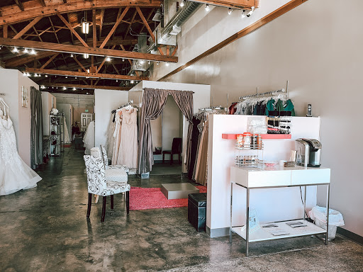 Bridal Shop «Strut Bridal Salon - Sizes 12+», reviews and photos, 4264 Atlantic Ave, Long Beach, CA 90807, USA