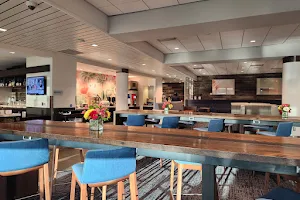 Alaska Airlines Lounge image