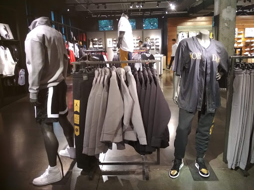 Clothing Store «Nike Portland», reviews and photos, 638 SW 5th Ave, Portland, OR 97201, USA