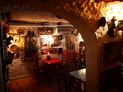 Bar La Cueva De Manolito - Carrer Castelldefels, 12, 07830 Sant Josep de sa Talaia, Illes Balears, Spain