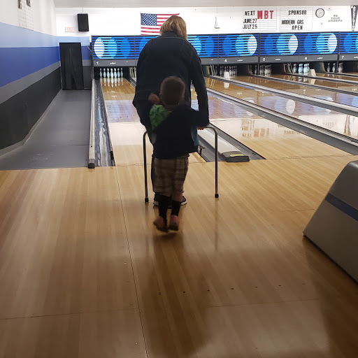 Bowling Alley «Wallenpaupack Bowling Center», reviews and photos, 15 Bowling Center Ln, Hawley, PA 18428, USA