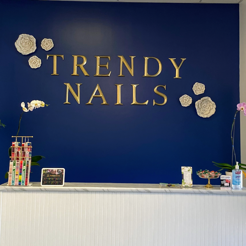 Trendy Nails