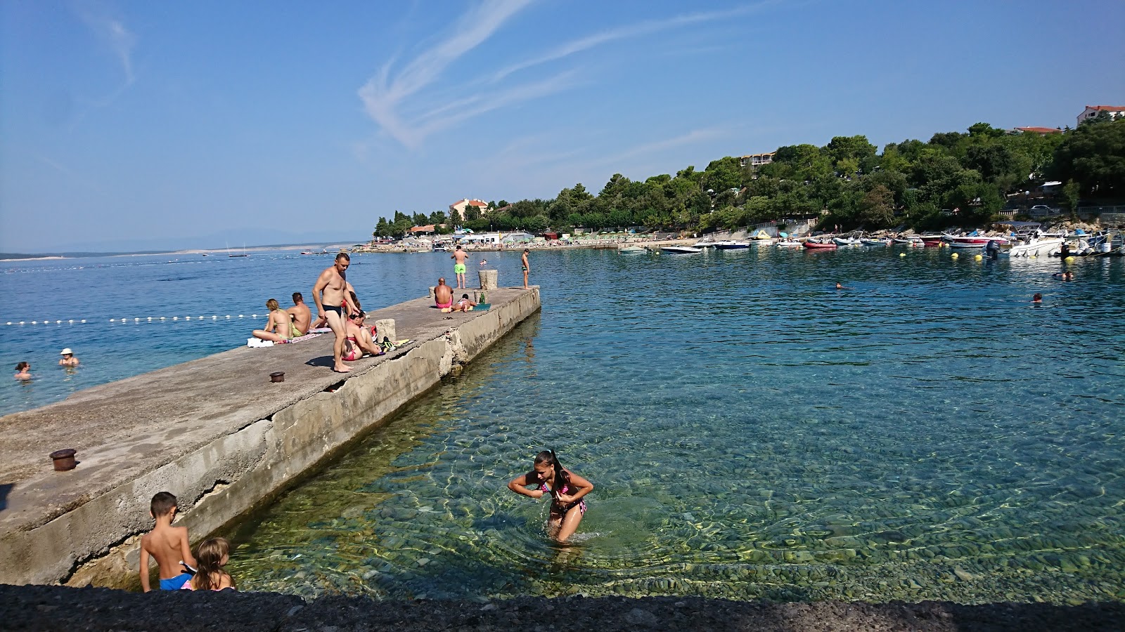 Foto di Uvala Slana con baie piccole