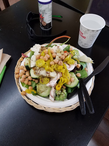 Grocery Store «Harvest Fresh Grocery & Deli», reviews and photos, 251 NE 3rd St, McMinnville, OR 97128, USA