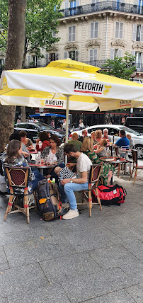 Atmosphère du Restauration rapide Kebab Crêpes Panini HALAL Pizzas Take Away Plats à Paris - n°1