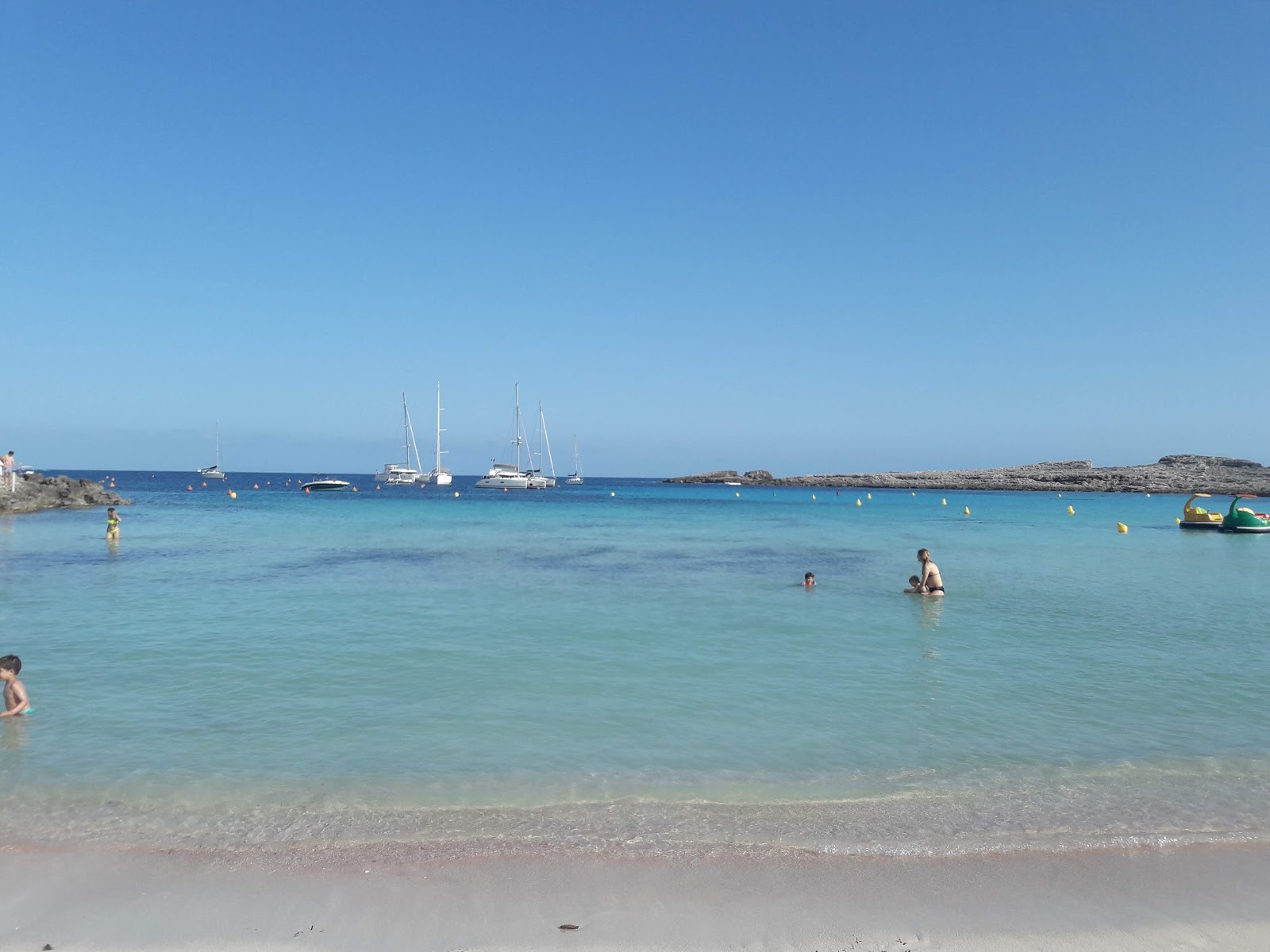 Cala Binibeca'in fotoğrafı imkanlar alanı