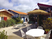 Atmosphère du Bar-restaurant à huîtres La Canfouine à Lège-Cap-Ferret - n°5