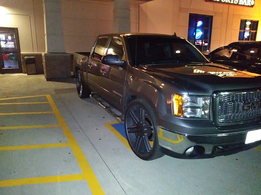 Sports Bar «Brass Rail Sports Bar, Restaurant & Pool Hall», reviews and photos, 4940 NE 81st St, Kansas City, MO 64119, USA