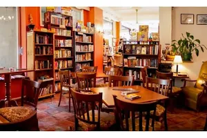 FOX Book Café image