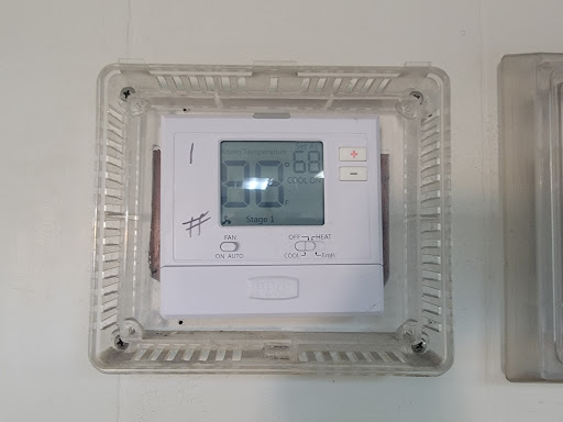 Dry Cleaner «Carriage Trade Dry Cleaners and Coin Laundry», reviews and photos, 38225 12th Ave, Zephyrhills, FL 33542, USA