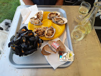 Plats et boissons du Restaurant de fruits de mer Dégustation Tonneau Huîtres et Moules à Le Vivier-sur-Mer - n°17