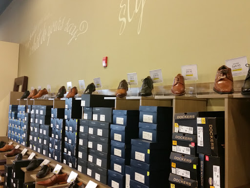 Shoe Store «DSW Designer Shoe Warehouse», reviews and photos, 4401 Lyons Rd, Coconut Creek, FL 33073, USA