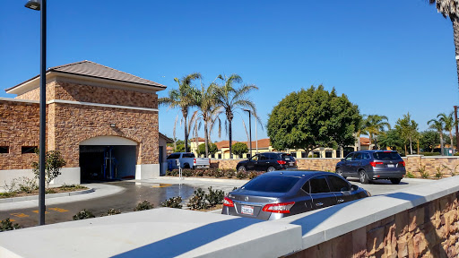 Waterdrops Express Car Wash en Oxnard