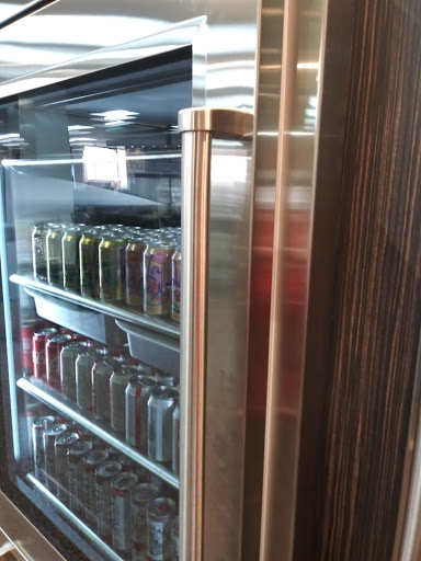 Appliance Store «Eastbank Contractor Appliances», reviews and photos, 800 SE Hawthorne Blvd, Portland, OR 97214, USA